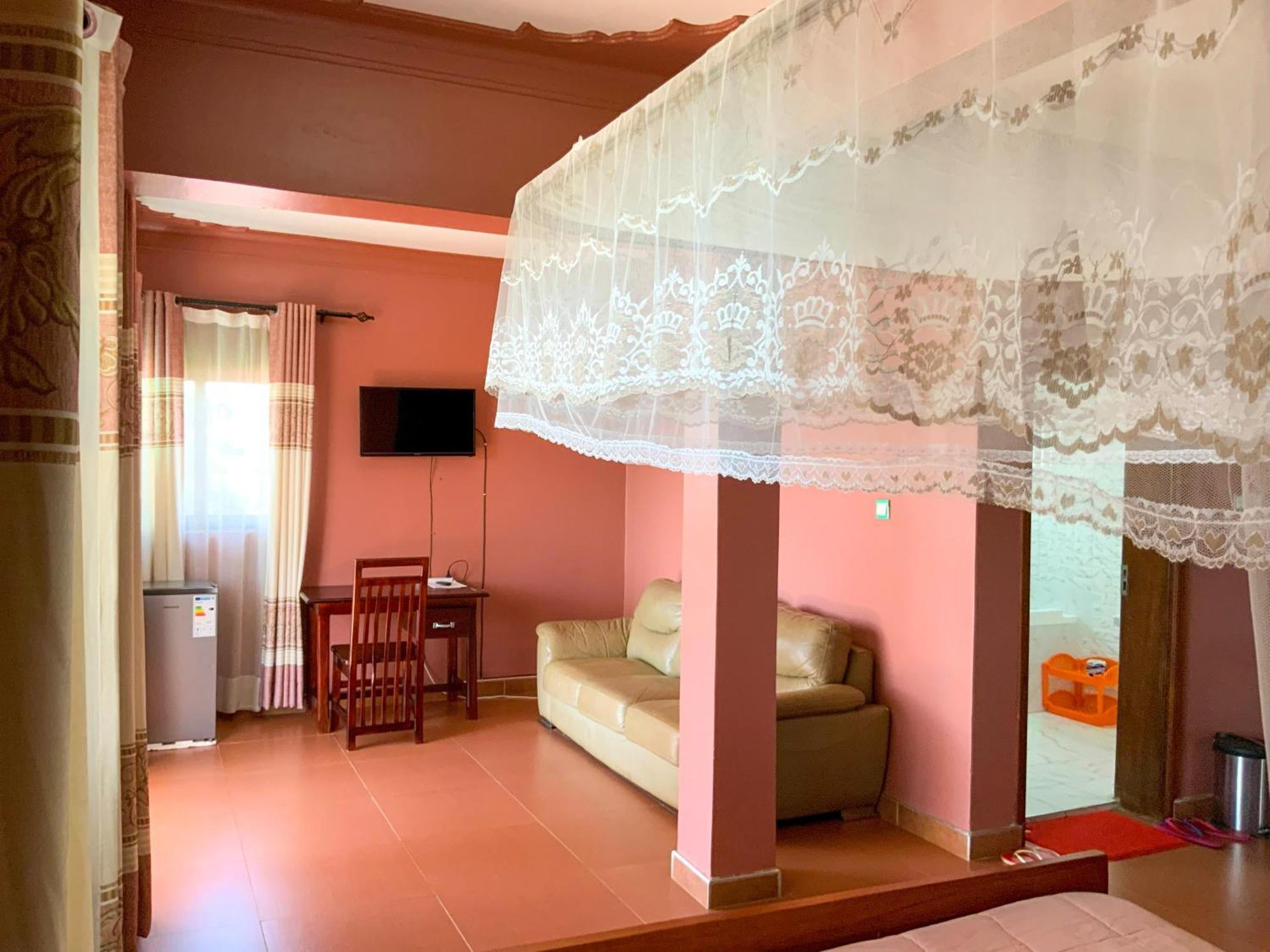 Hendo Hotel Ентеббе Екстер'єр фото