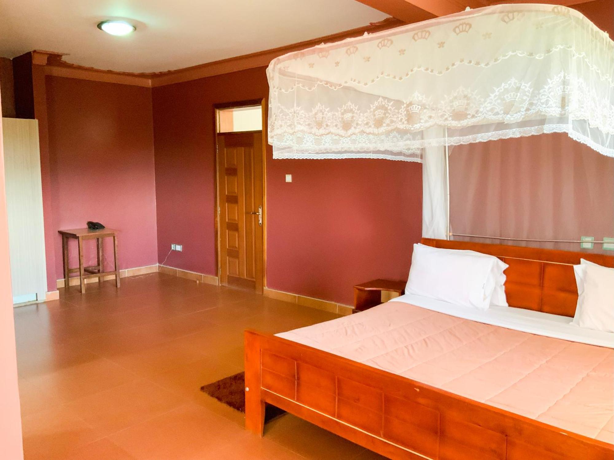 Hendo Hotel Ентеббе Екстер'єр фото