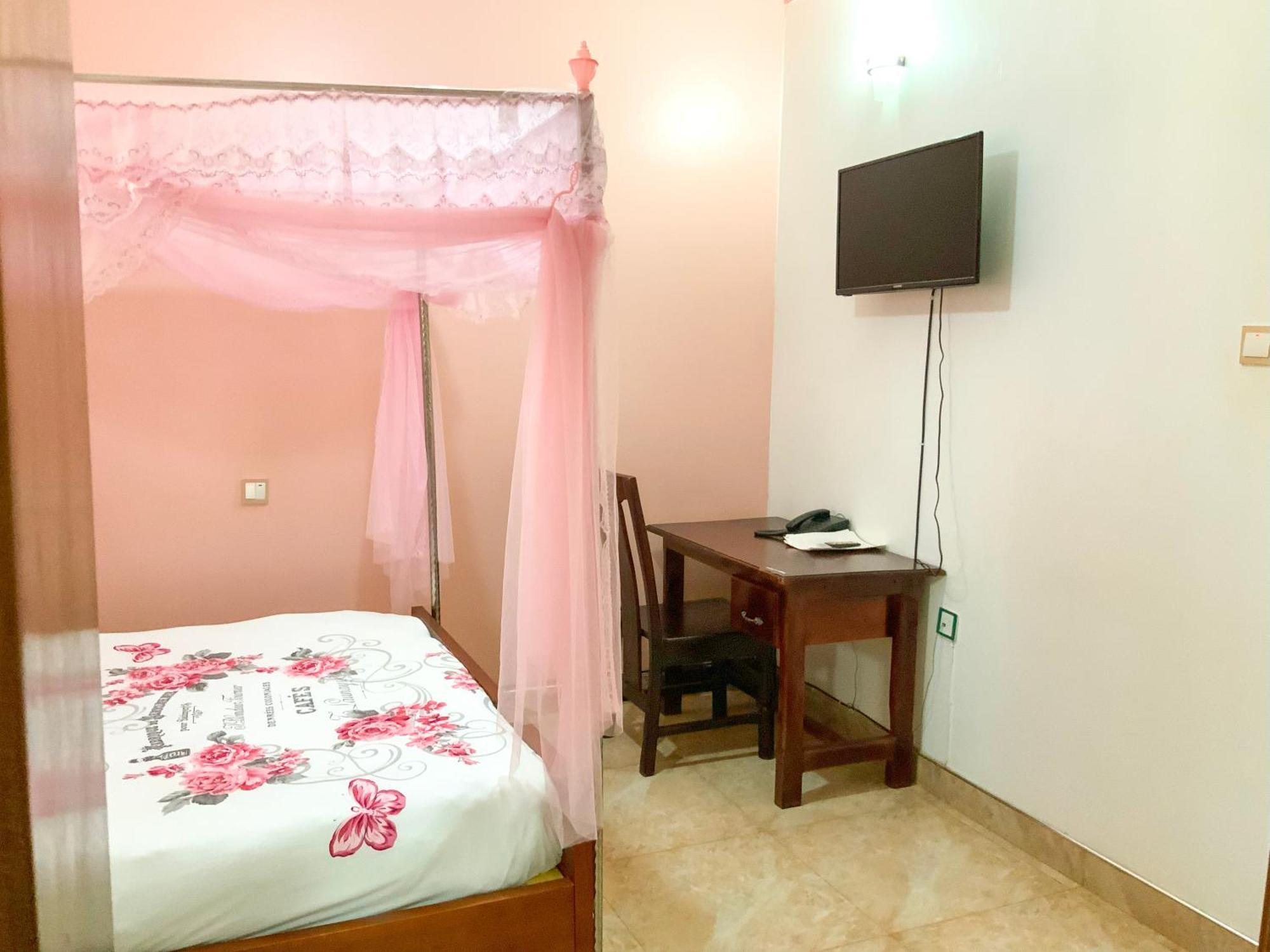 Hendo Hotel Ентеббе Екстер'єр фото
