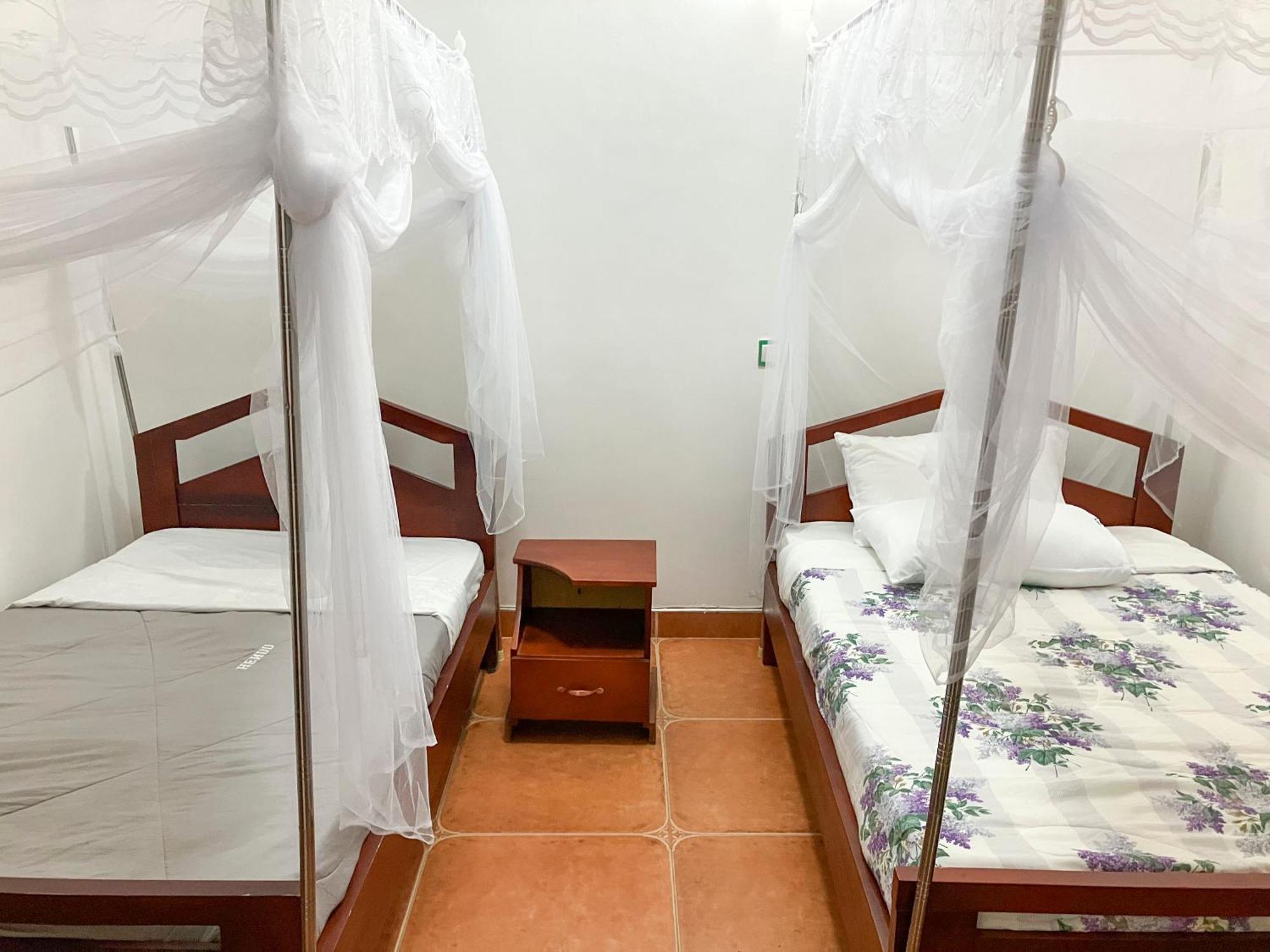 Hendo Hotel Ентеббе Екстер'єр фото
