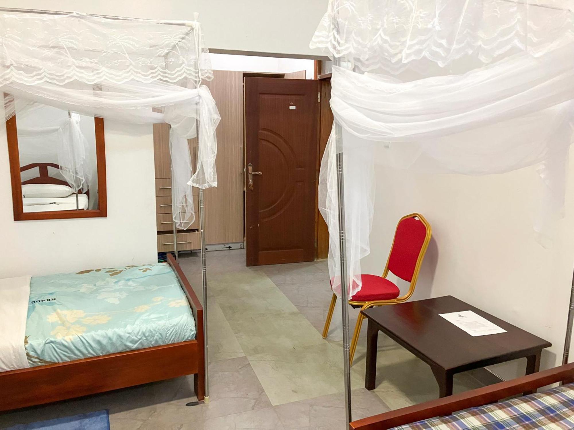 Hendo Hotel Ентеббе Екстер'єр фото
