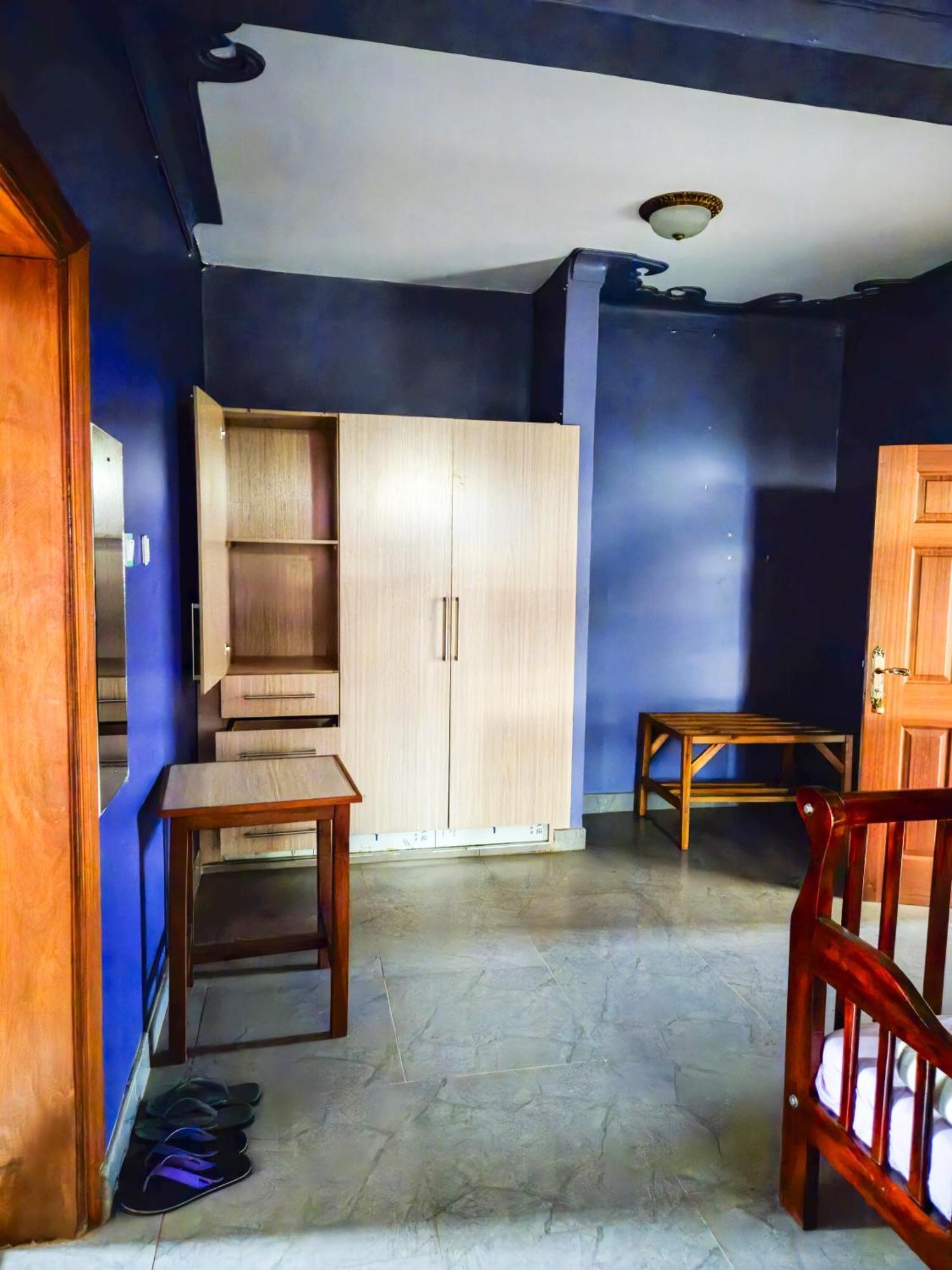 Hendo Hotel Ентеббе Екстер'єр фото